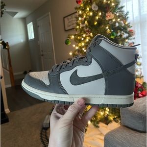 Nike DUNK HIGH Light Bone/Tumbled Grey